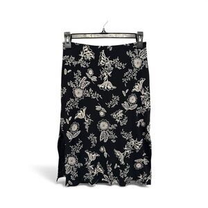 Vintage Y2K Era Guess Collection Black and Cream Floral Pencil Skirt Small